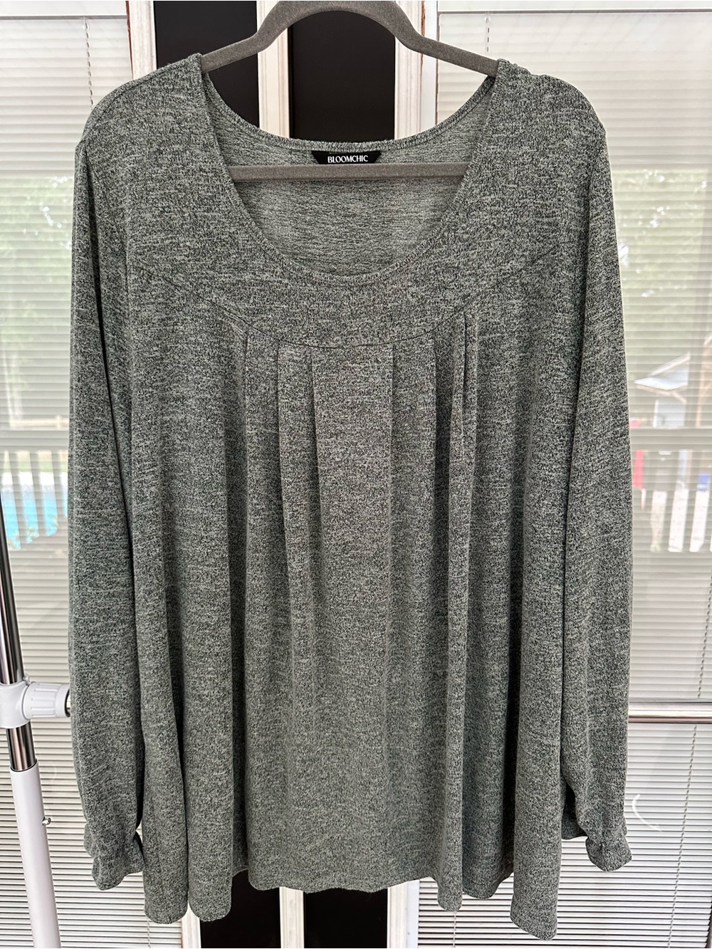 Size 22-24 BloomChic Heather Gray Pleated Scoop Neck Top. Never worn!